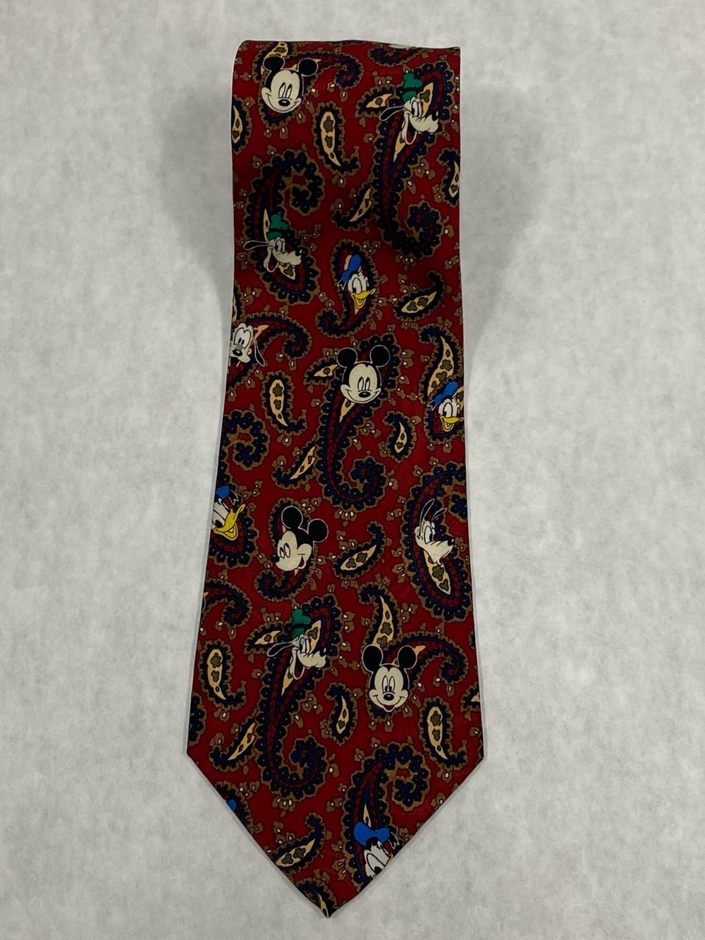 Vintage Disney Mickey Unlimited & Friends Men’s Tie Necktie Paisley Vines